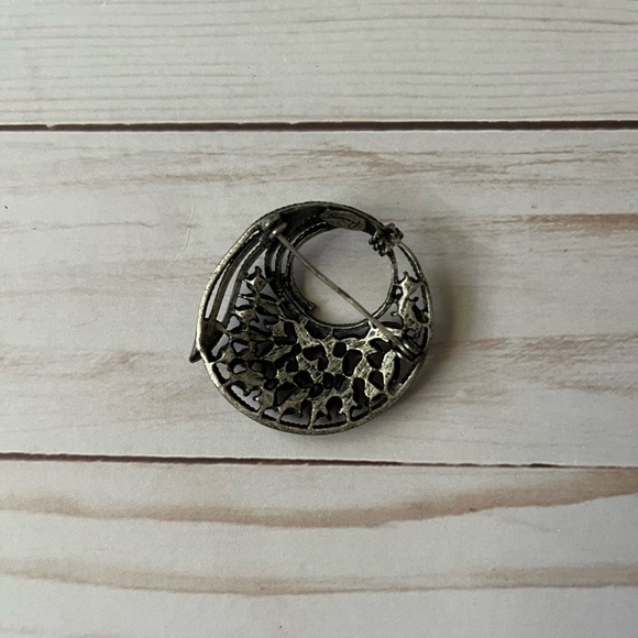 Set of 7 Vintage and vintage Style Brooches - Picture 7 of 15